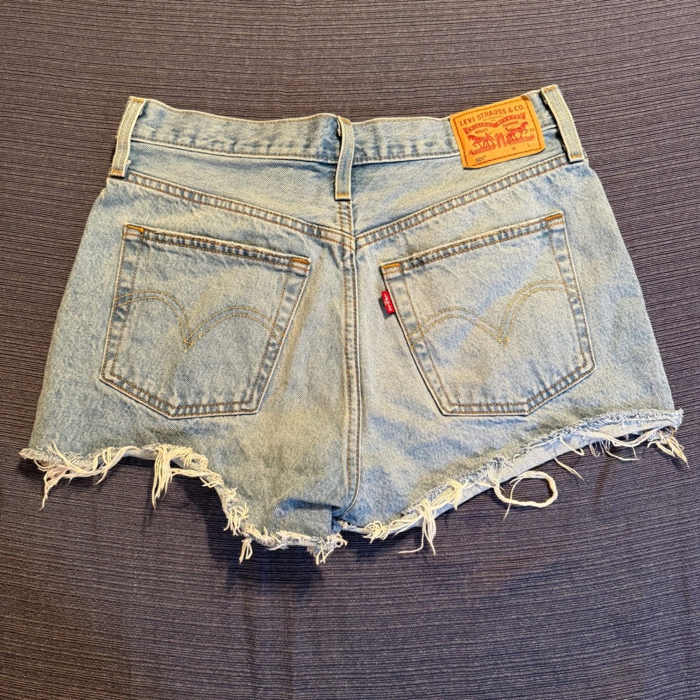 Levis 501 Original Mid Rise Distressed Denim Shorts Light Wash Blue W29 Cut Off